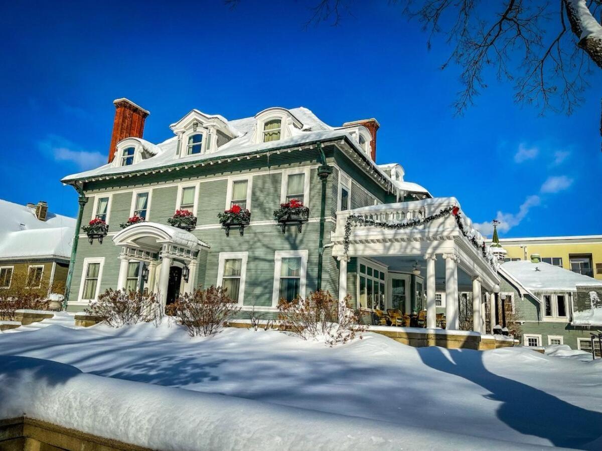 Bed & Breakfast 300 Clifton Minneapolis