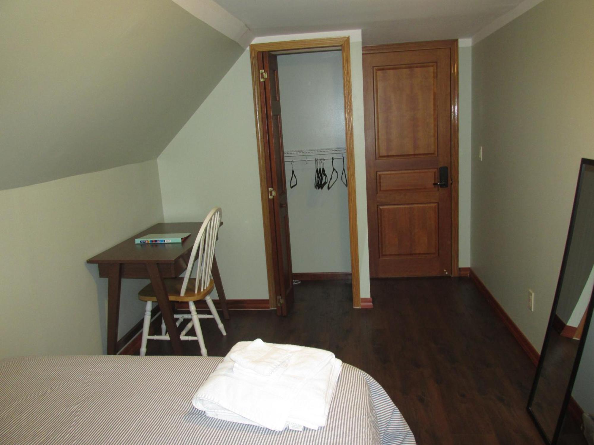 Victorian Near Downtown Homestay Minneapolis