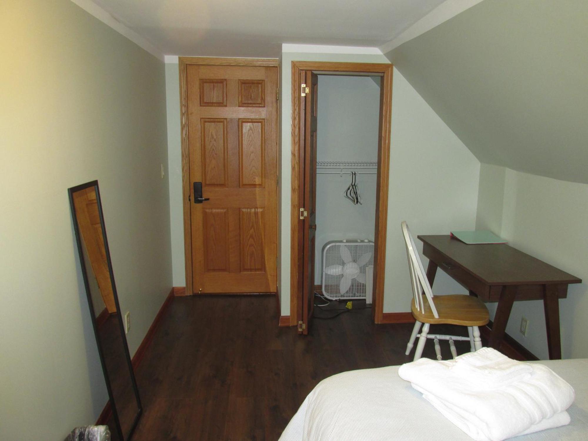 Homestay Victorian Near Downtown *