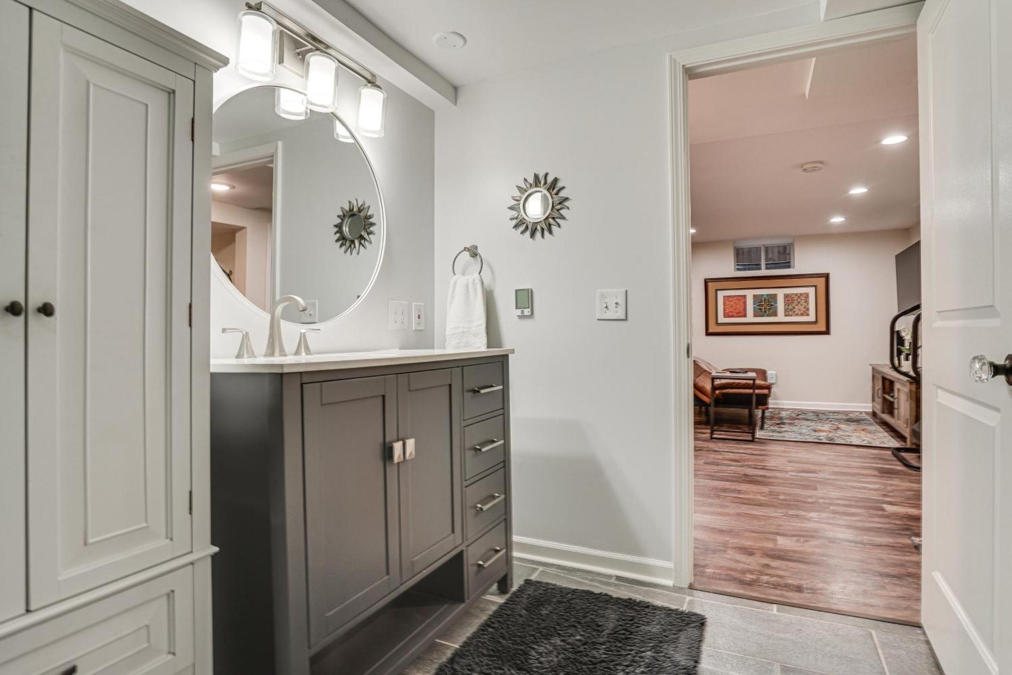 Apartment Chic - 6 Blocks To Nokomis!