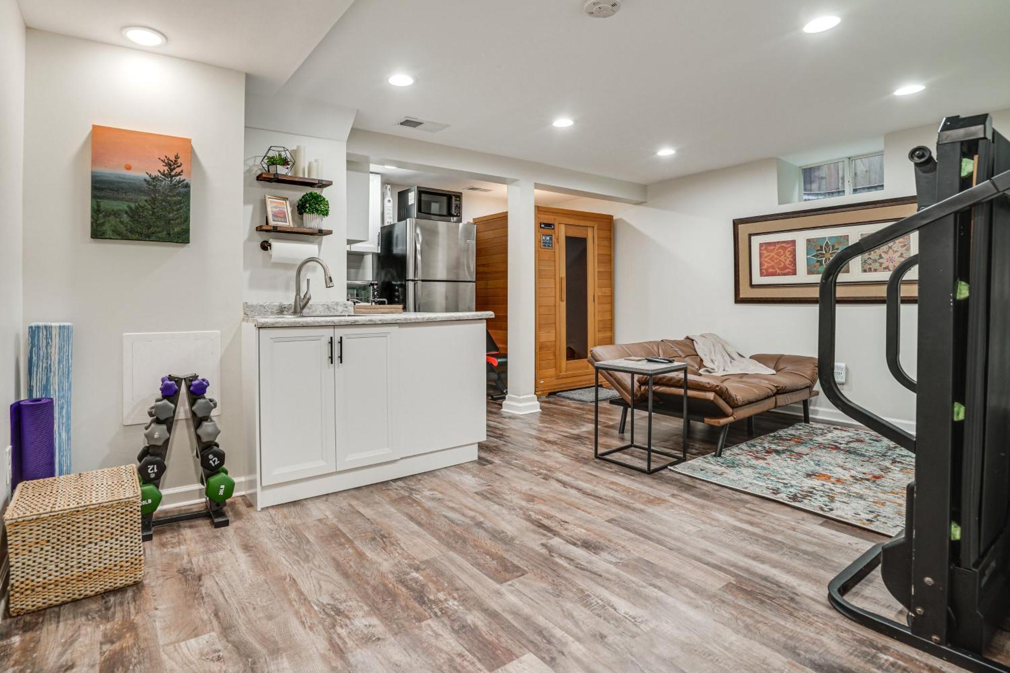 Chic - 6 Blocks To Nokomis!