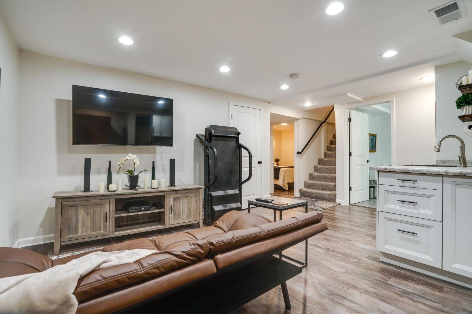 Chic - 6 Blocks To Nokomis! Apartment
