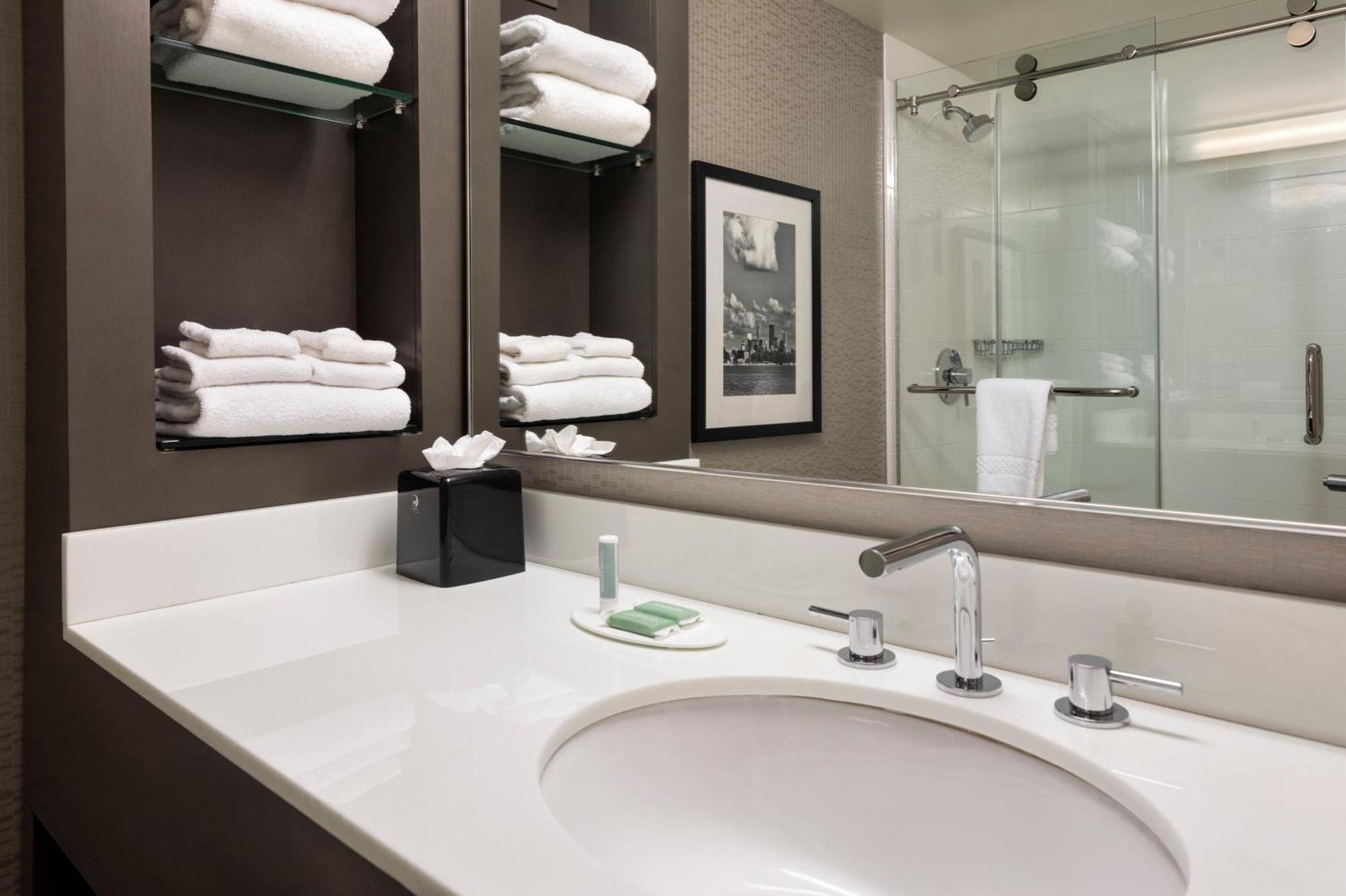 Courtyard By Marriott Downtown 3*