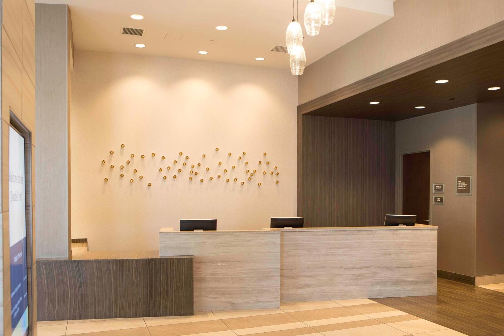 Hotel Hilton Garden - Area 3*