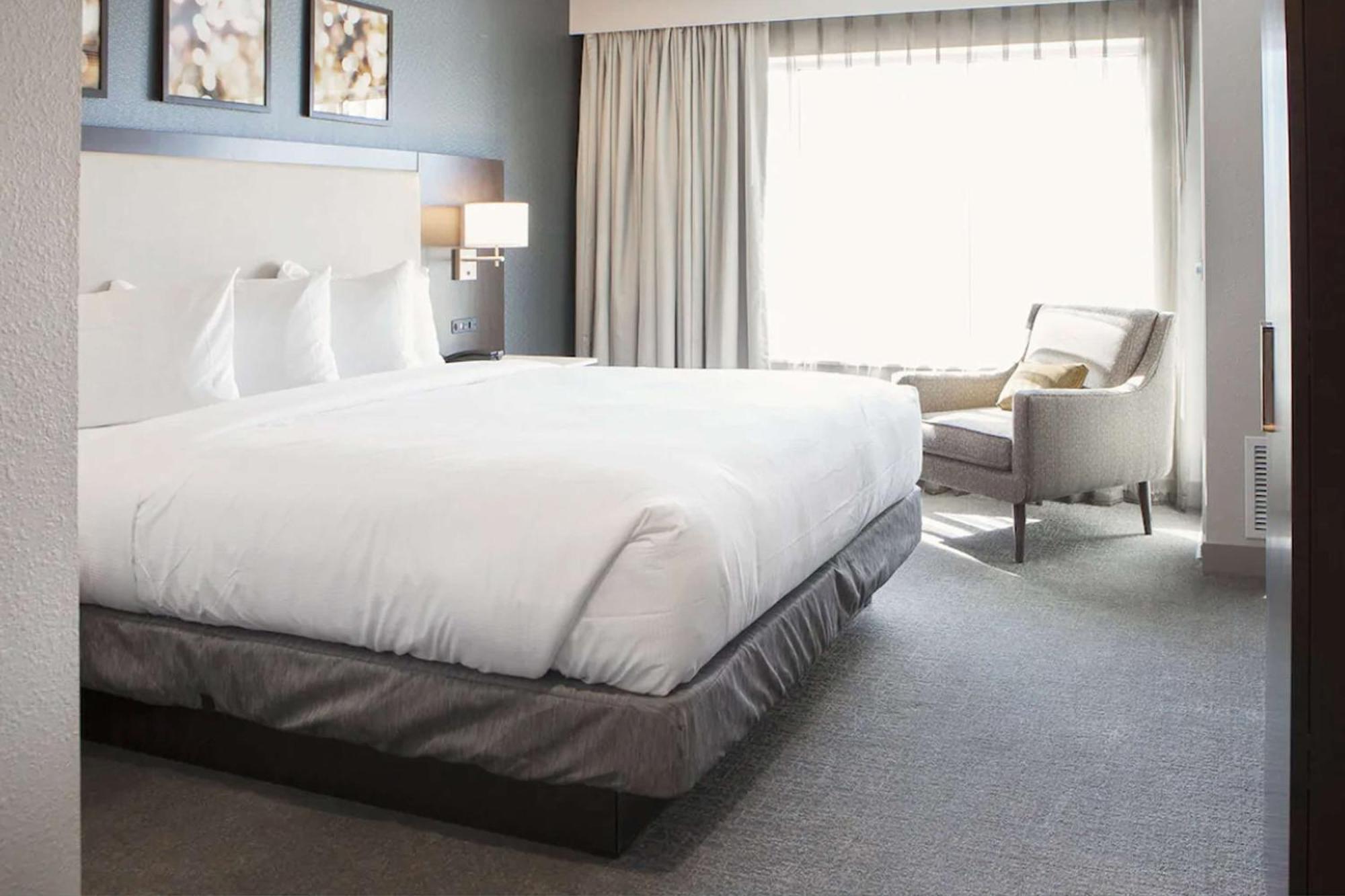 Hilton Garden - Area Hotel 3*