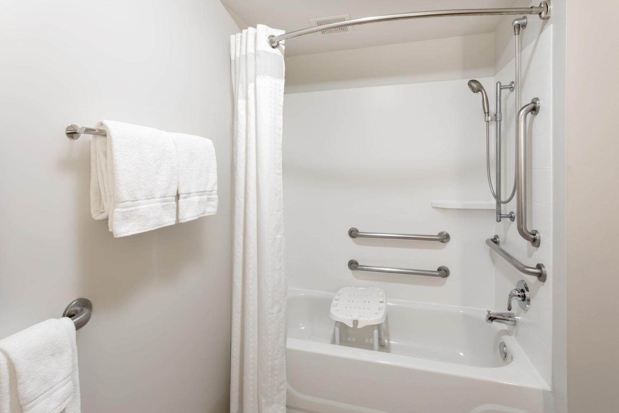 Express & Minneapolis-downtown Convention Center By Ihg Hotel 3*