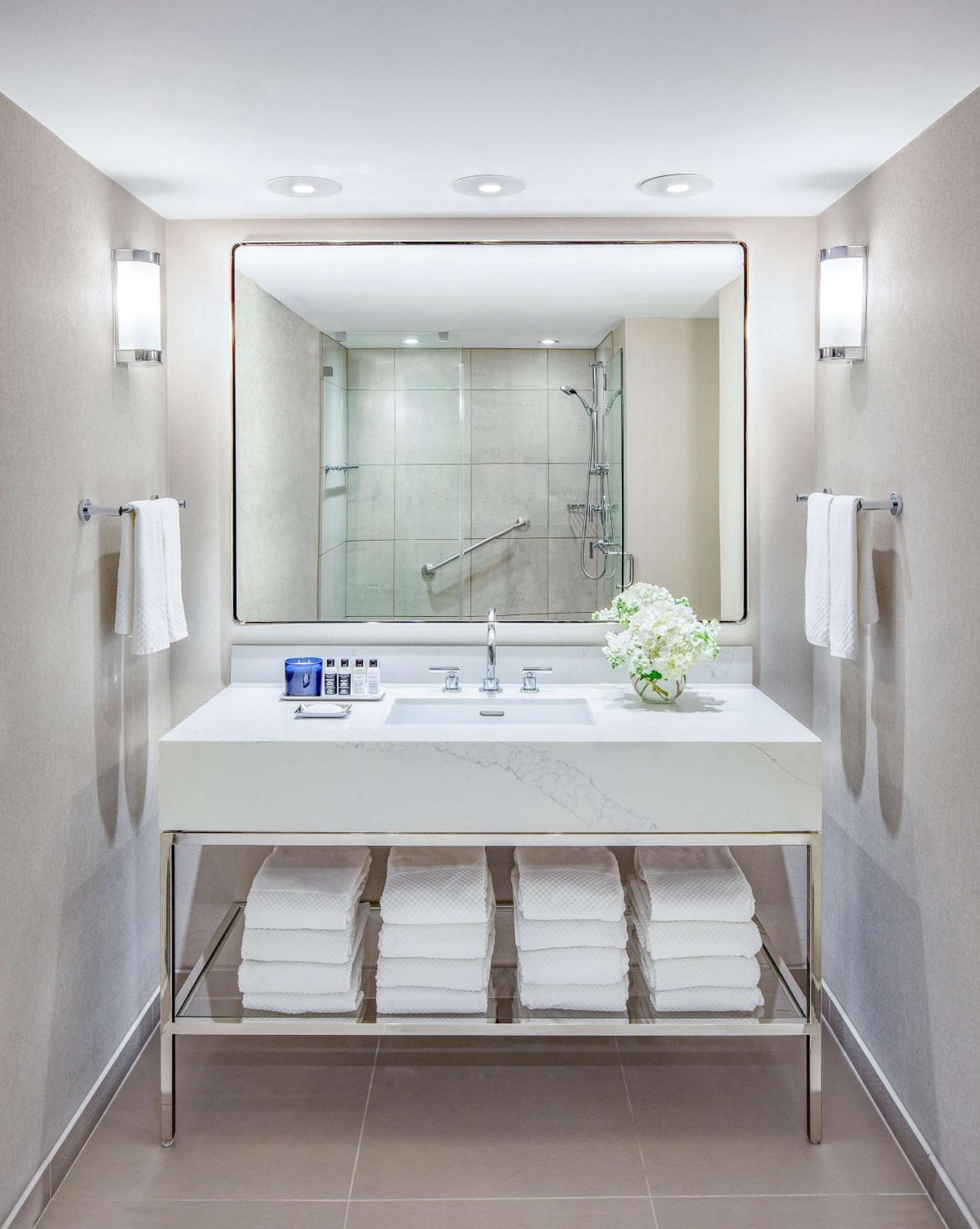 The Marquette Hotel, Curio Collection By Hilton