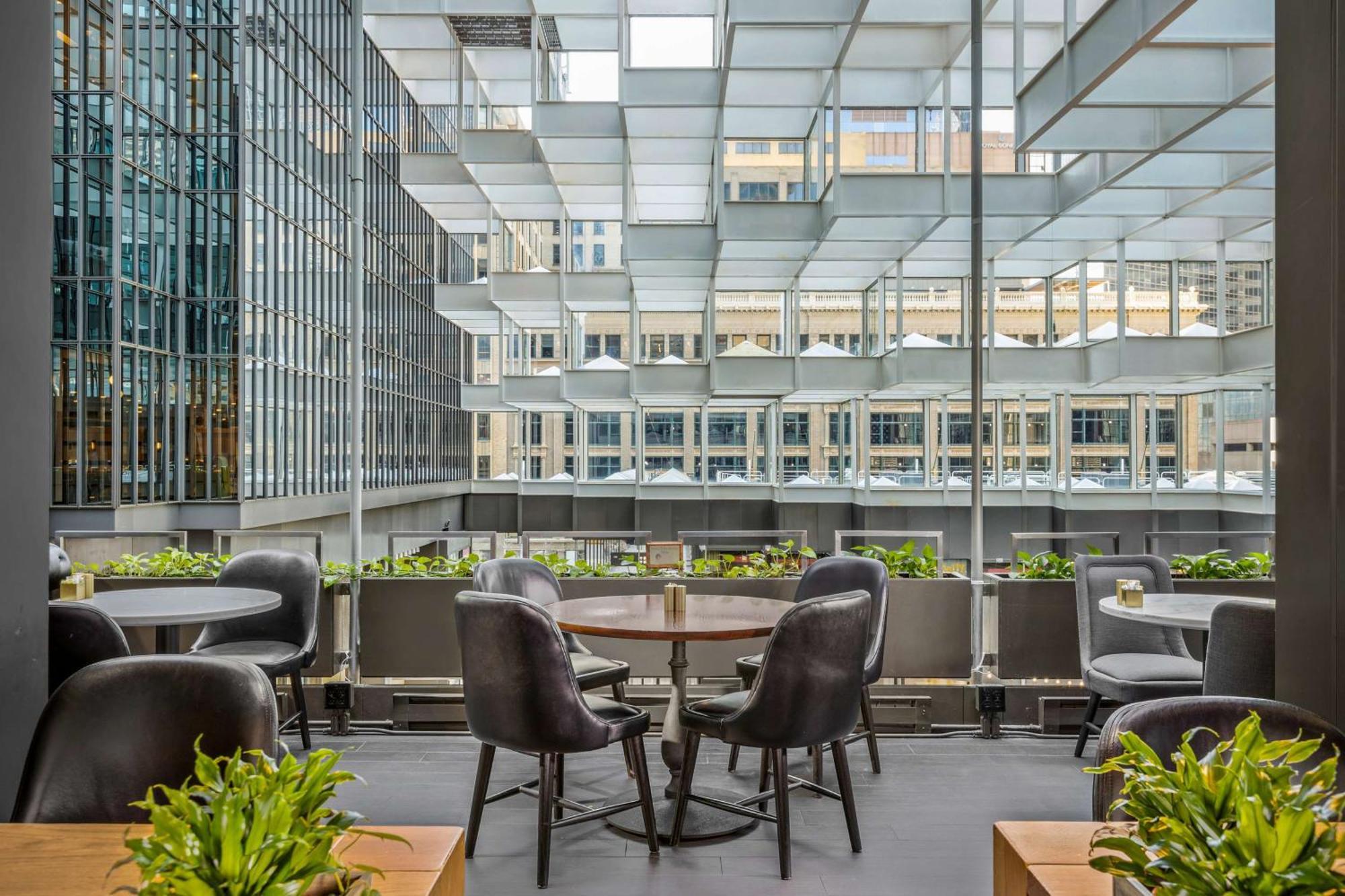 The Marquette Hotel, Curio Collection By Hilton 4*