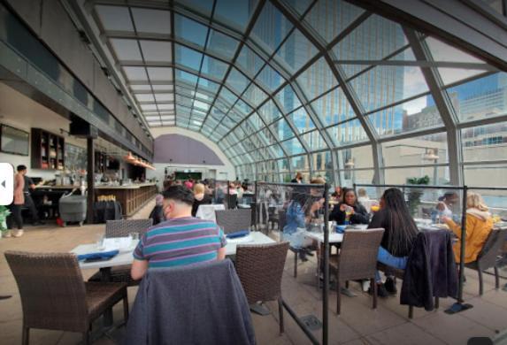 Luxury tent Lakeside Penthouse: Urban Oasis With Game And Balcony Views *