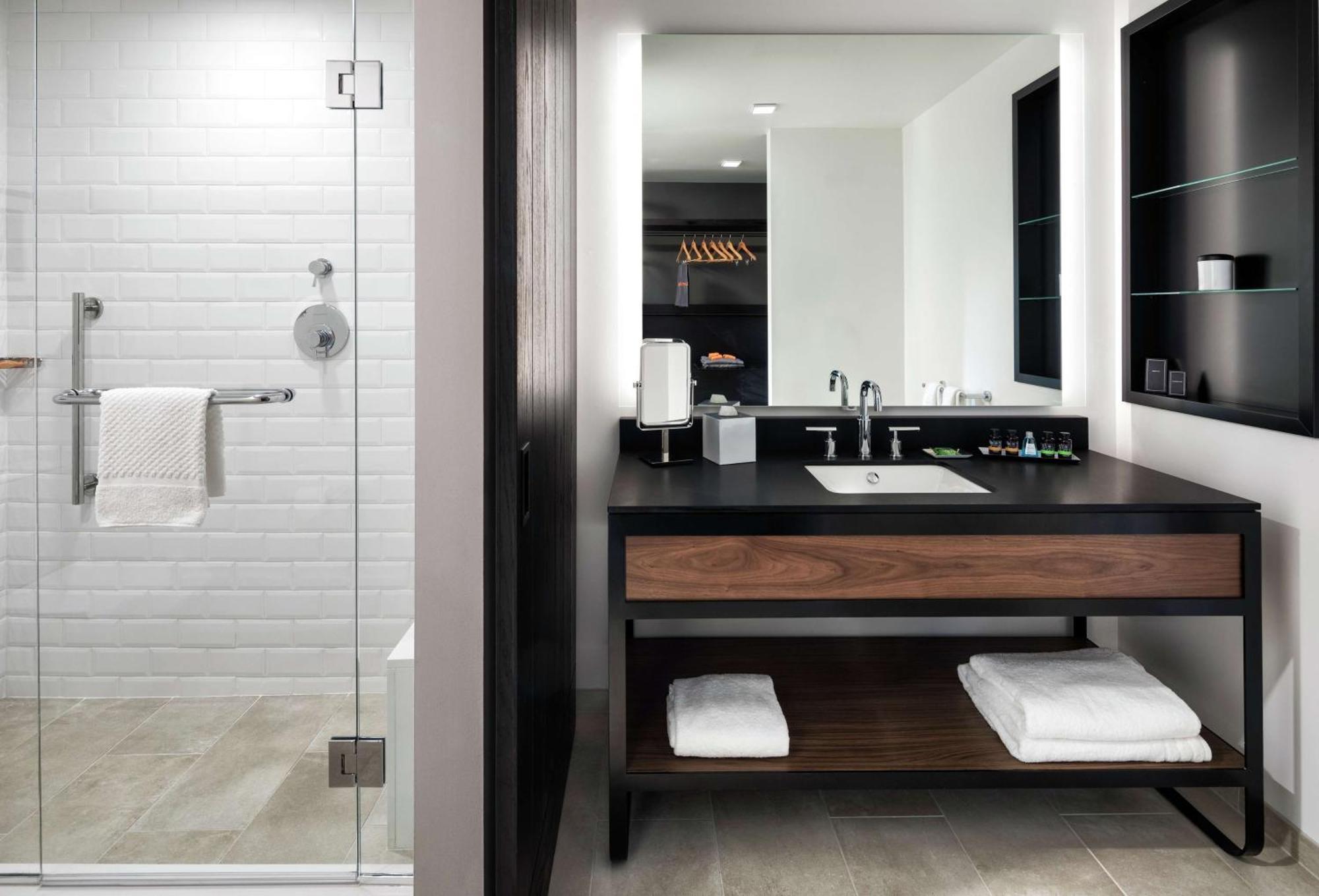 Canopy By Hilton Mill District Minneapolis
