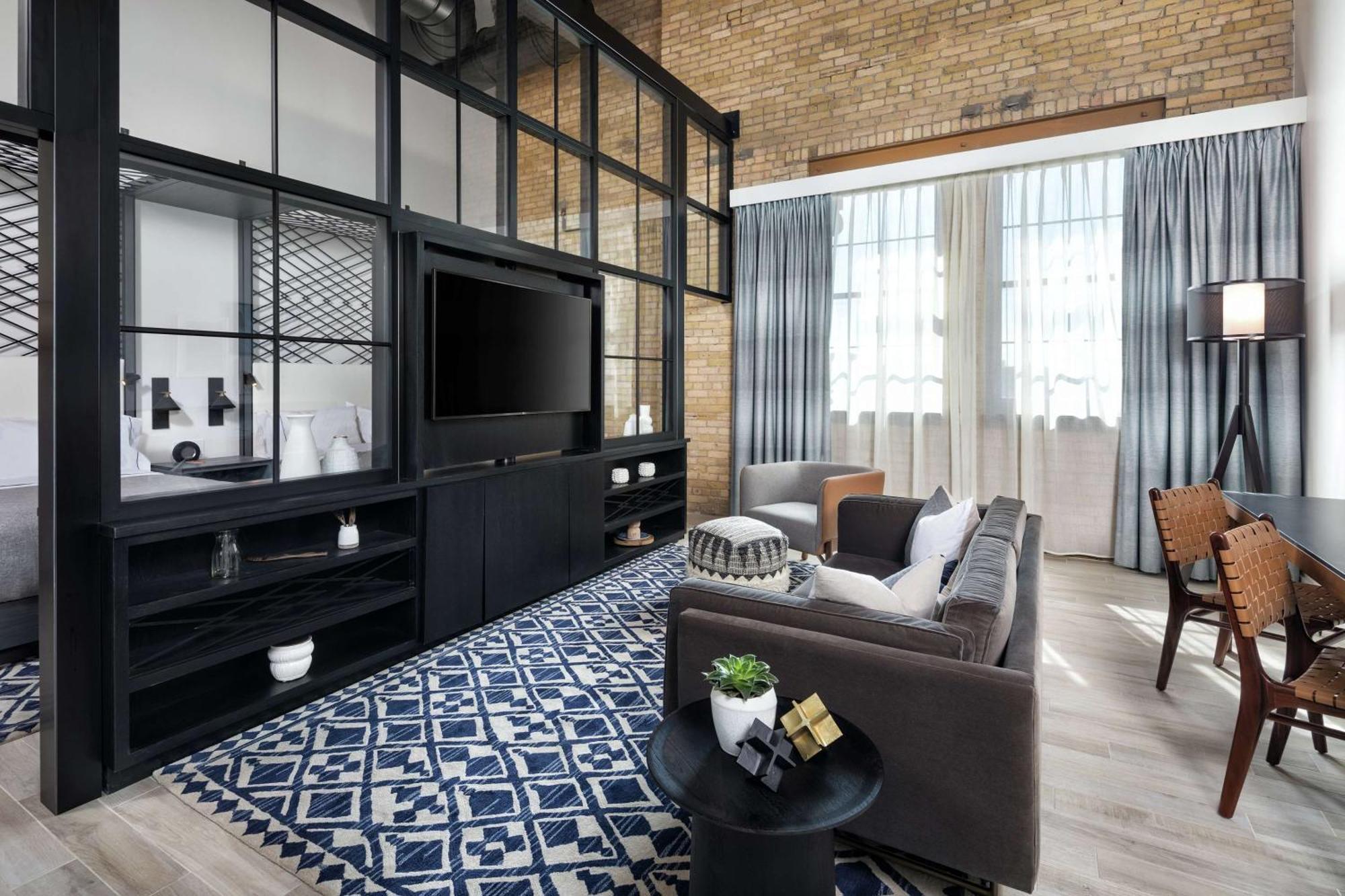 Hotel Canopy By Hilton Mill District 4*