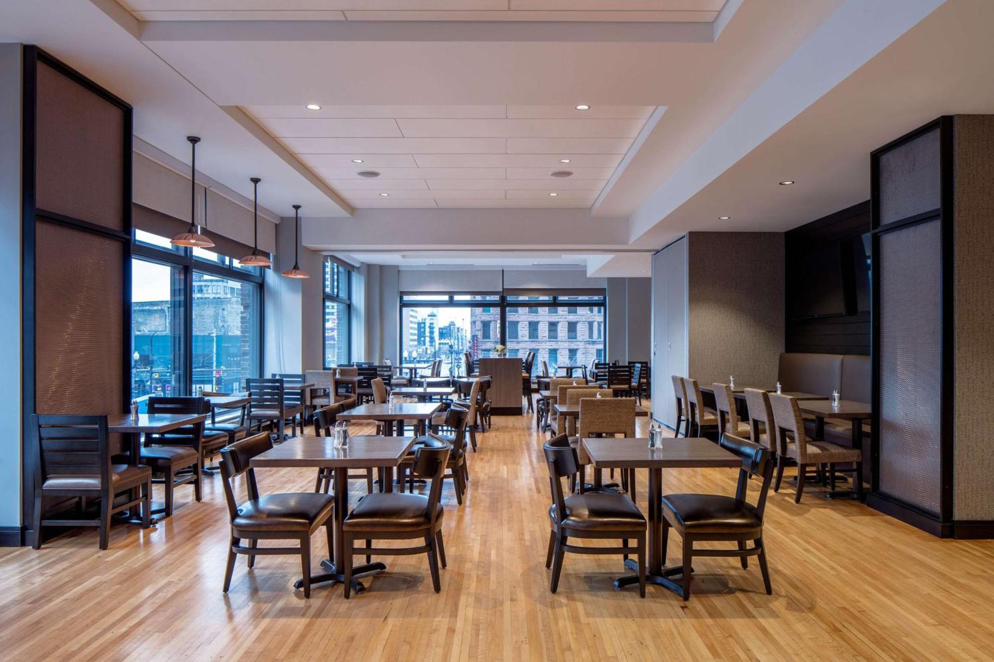 Embassy By Hilton Downtown 4* Minneapolis