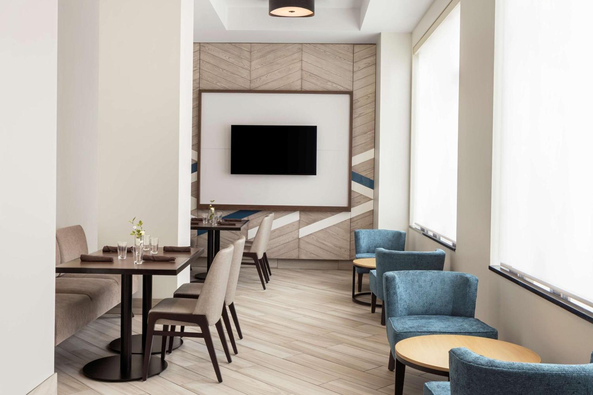 Hilton Garden Downtown Hotel Minneapolis
