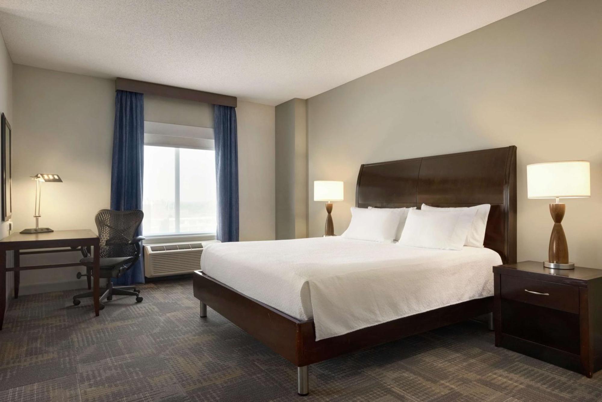Hilton Garden Downtown 3*
