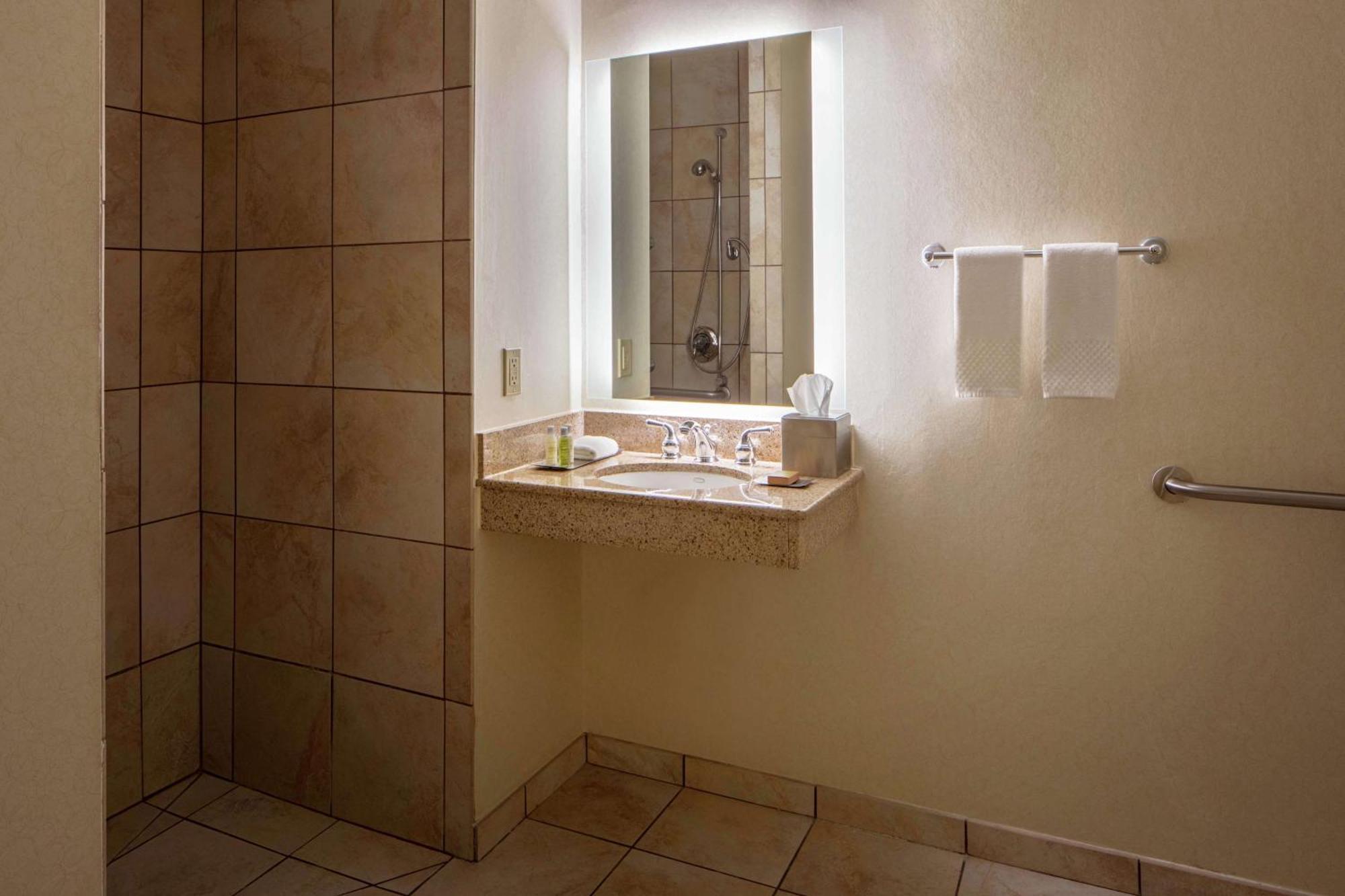 Doubletree By Hilton Downtown Minneapolis