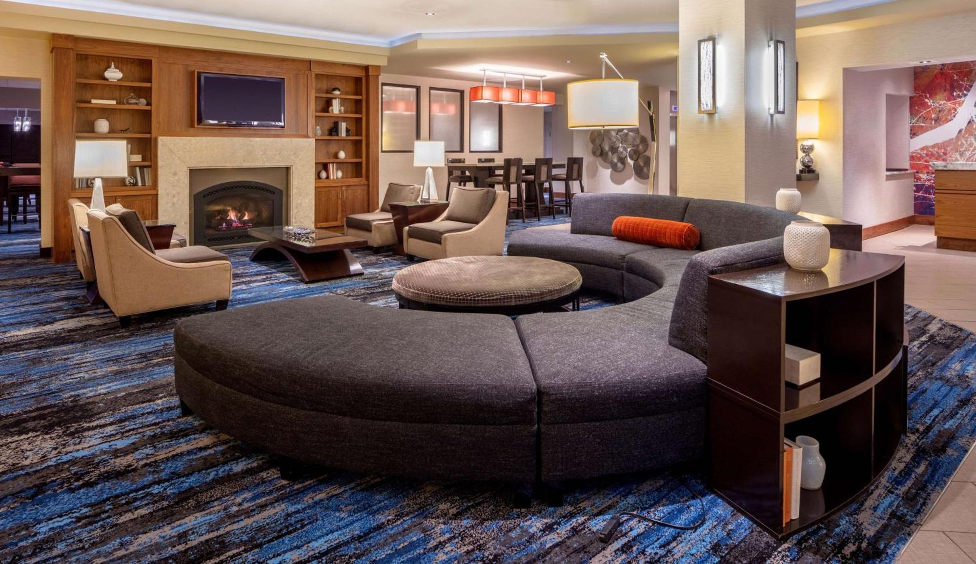 Doubletree By Hilton Downtown Hotel Minneapolis