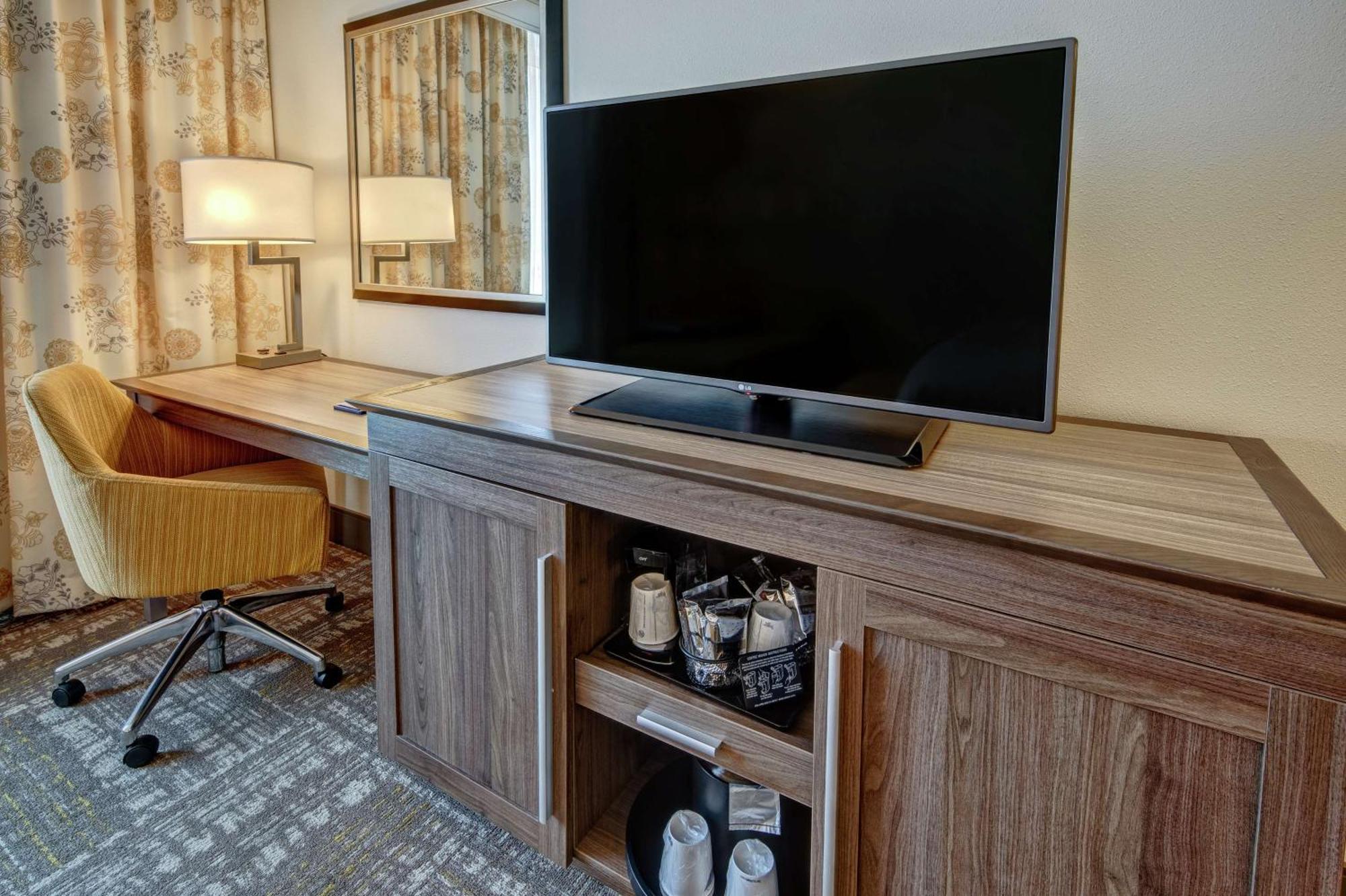 Hampton & - Minneapolis/downtown Hotel