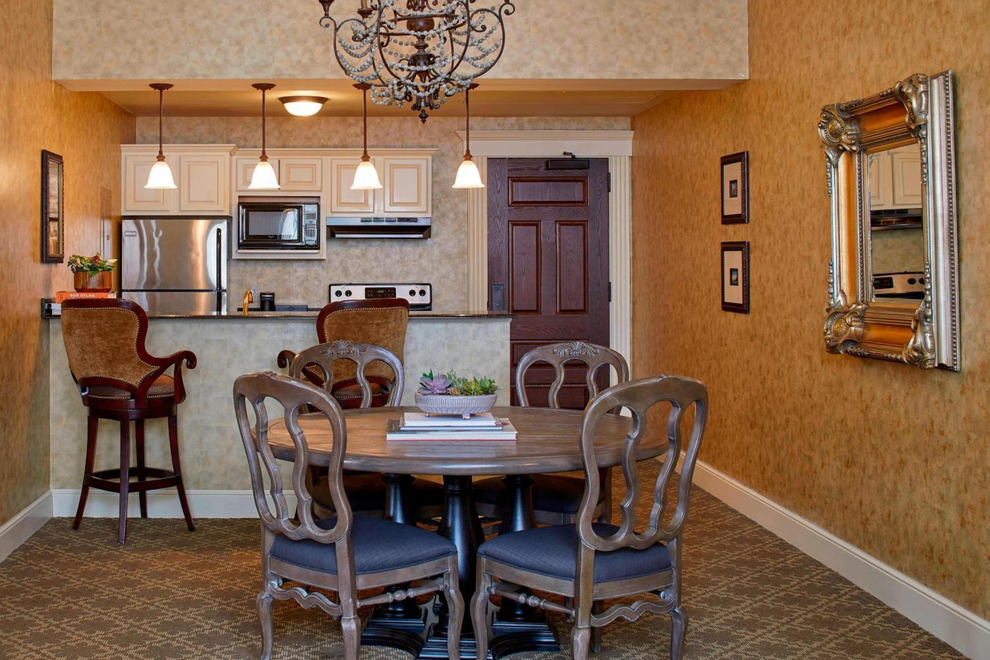 Renaissance Hotel, The Depot 4*