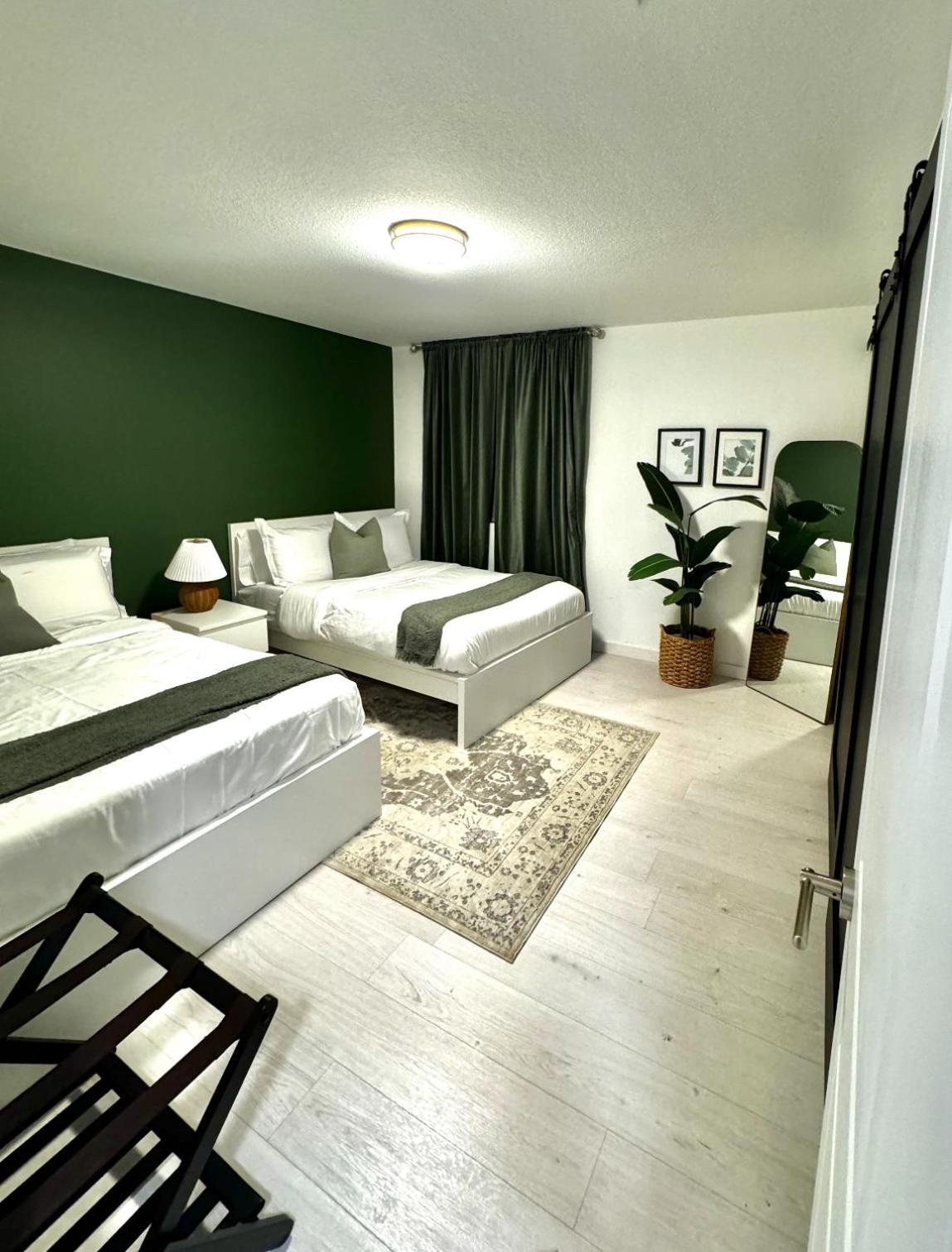 Holiday home Modern Urban Oasis Gem Near Everything *