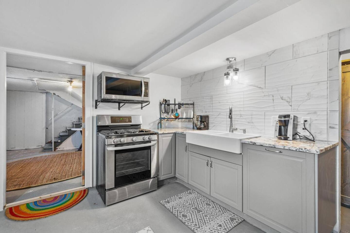 Apartment Cave Den In S Minneapolis!