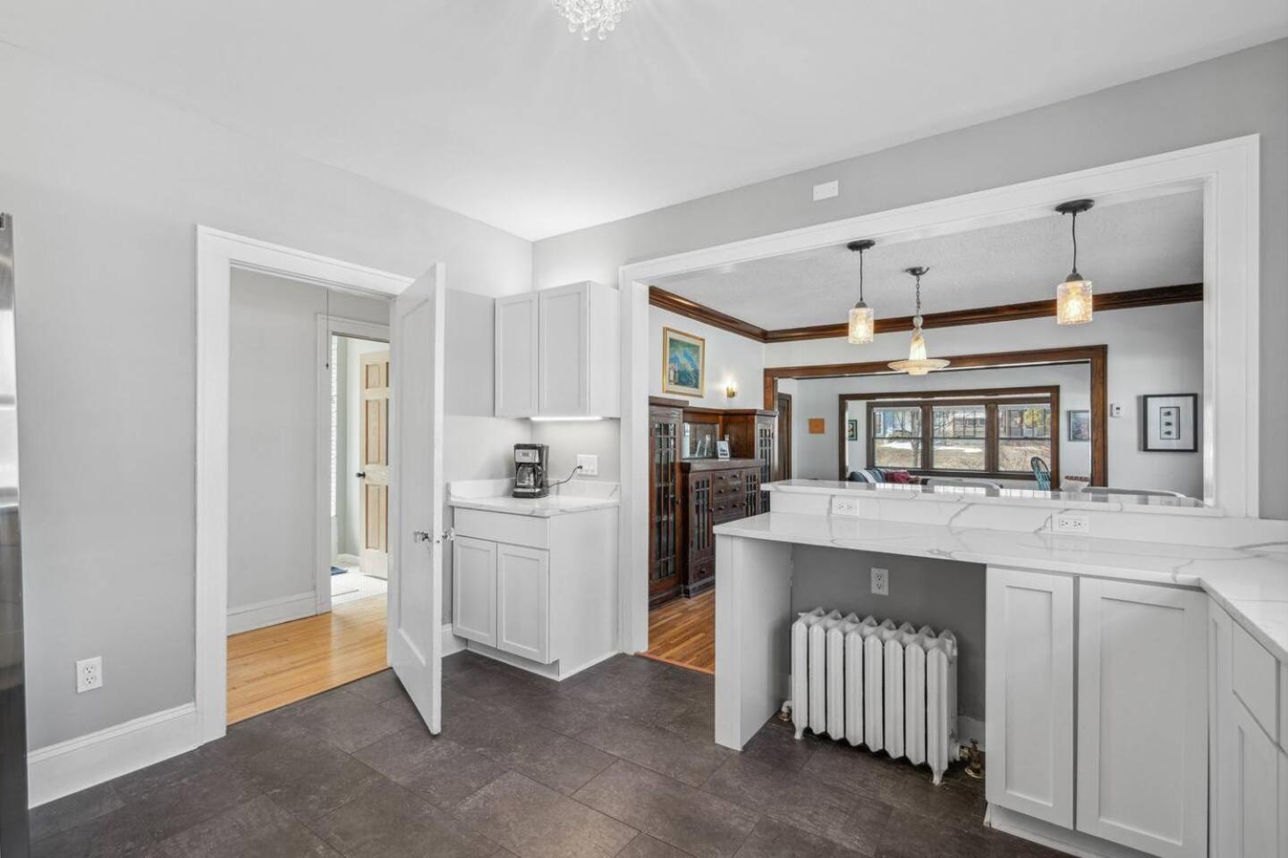 Garden Apt, Majestic Mpls Duplex Apartment *