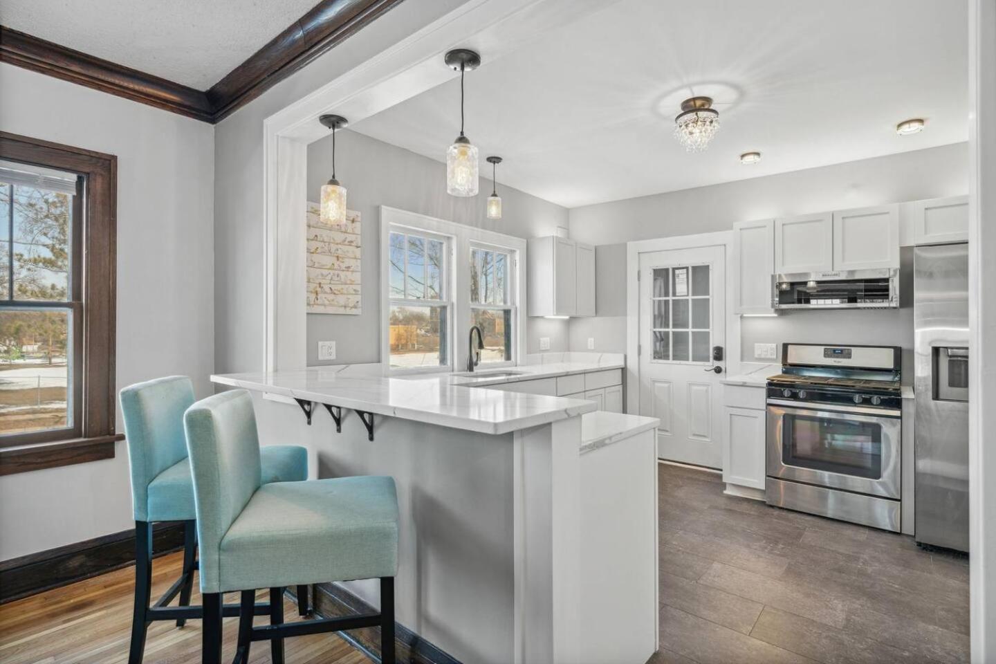 Garden Apt, Majestic Mpls Duplex Apartment Minneapolis