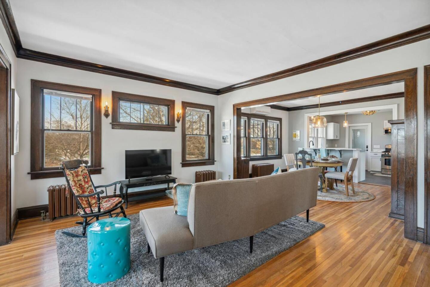 Sky In Majestic Mpls Duplex