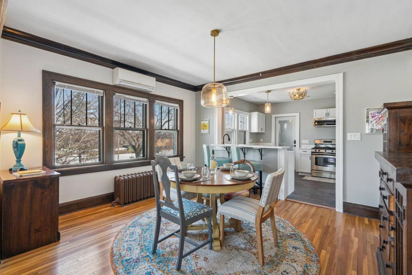 Sky In Majestic Mpls Duplex *