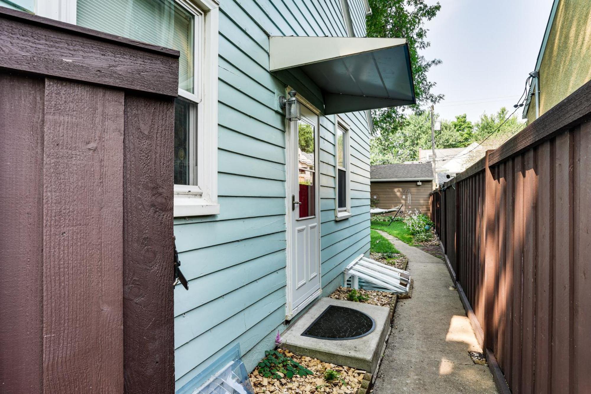 Chic - 6 Blocks To Nokomis! Minneapolis