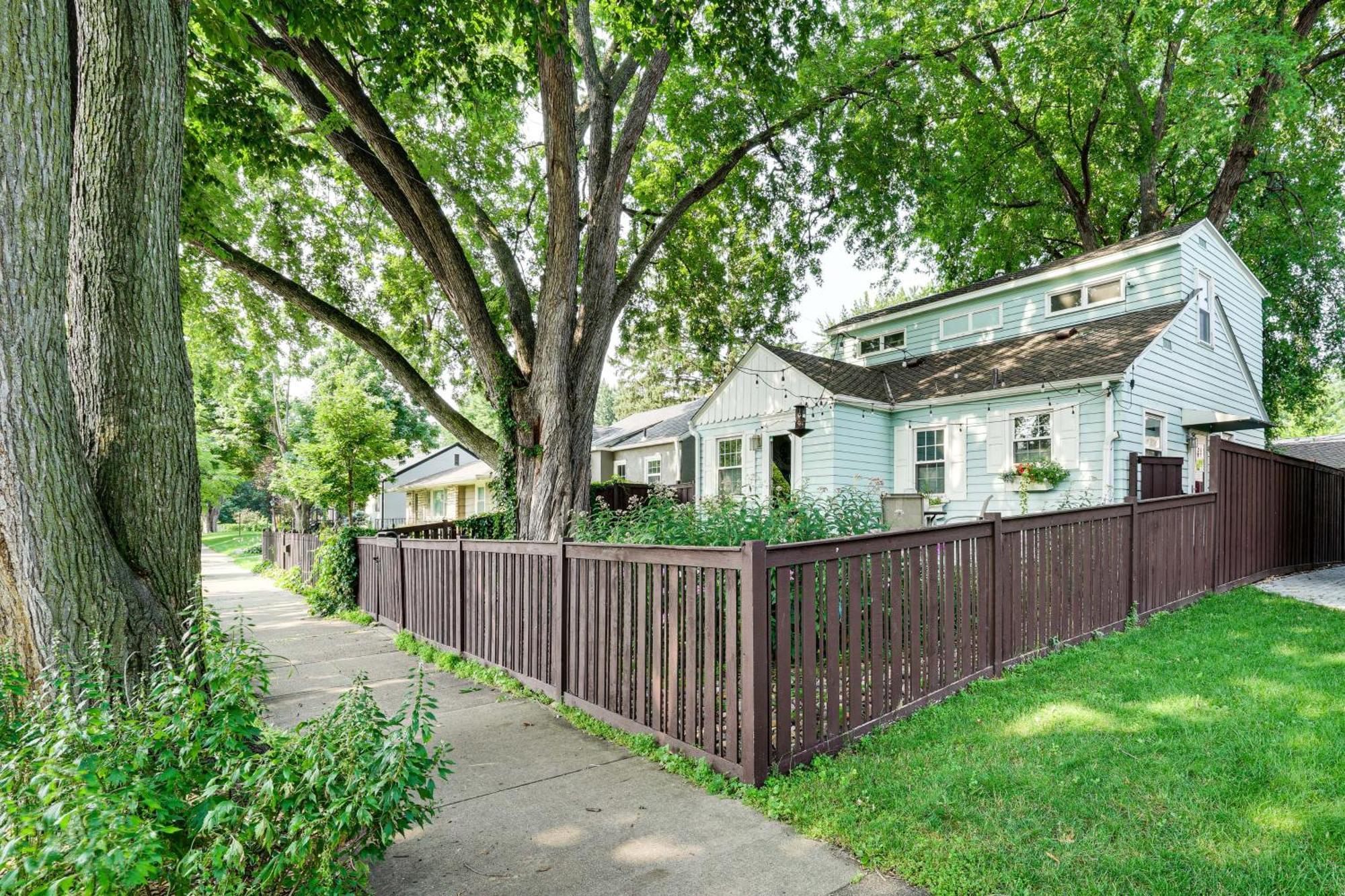 Chic - 6 Blocks To Nokomis! Minneapolis