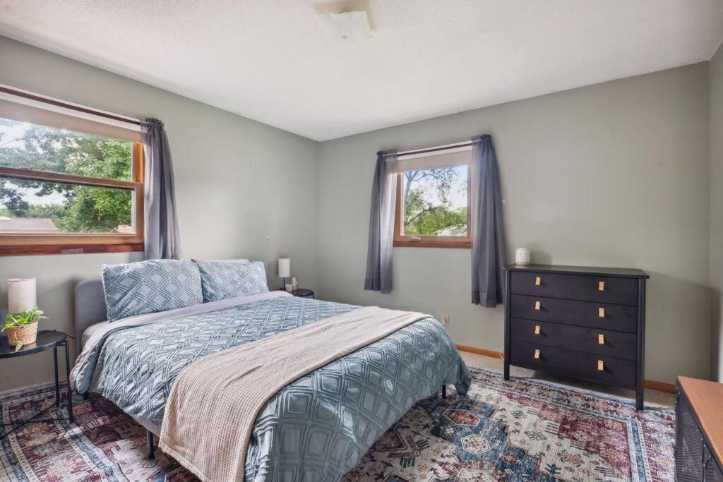 Stellar Two Bedroom Apartment *