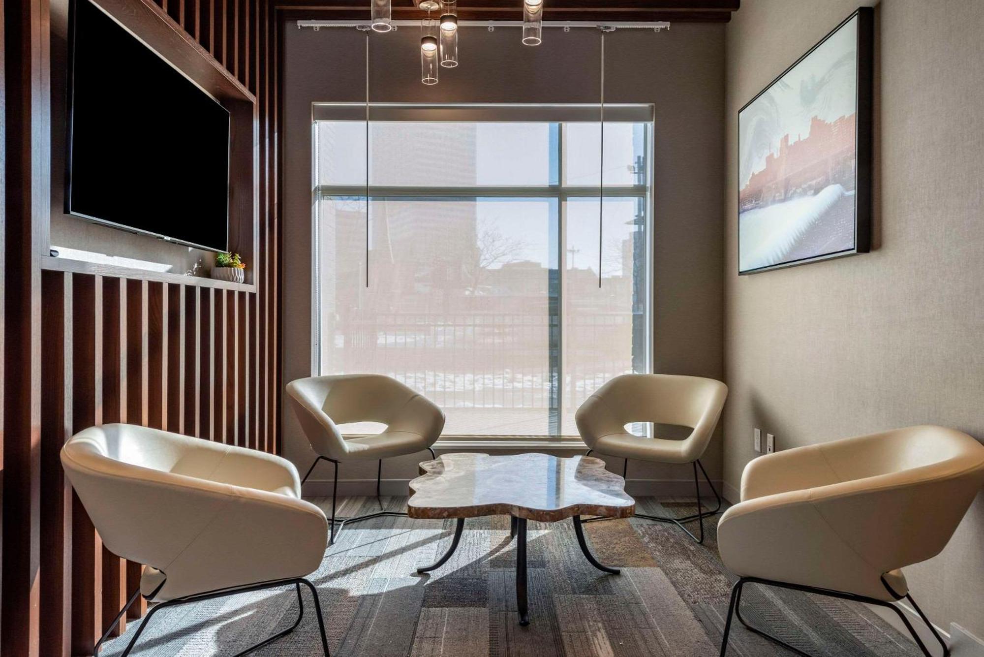 Cambria Downtown 3*