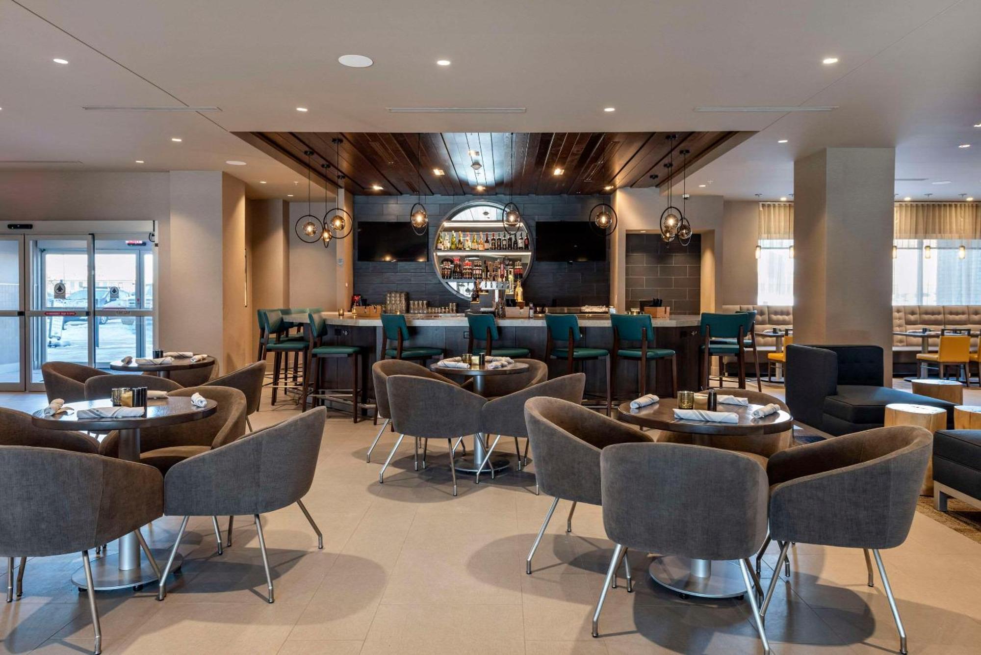 Cambria Downtown Hotel 3*