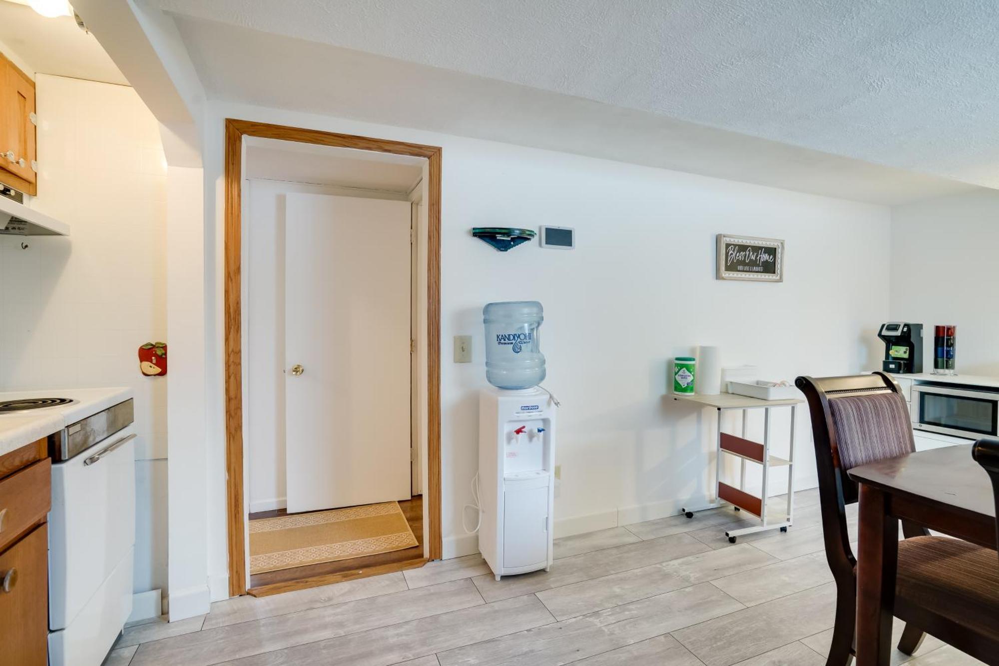 Pet-friendly Near Shops And Dining! Apartment
