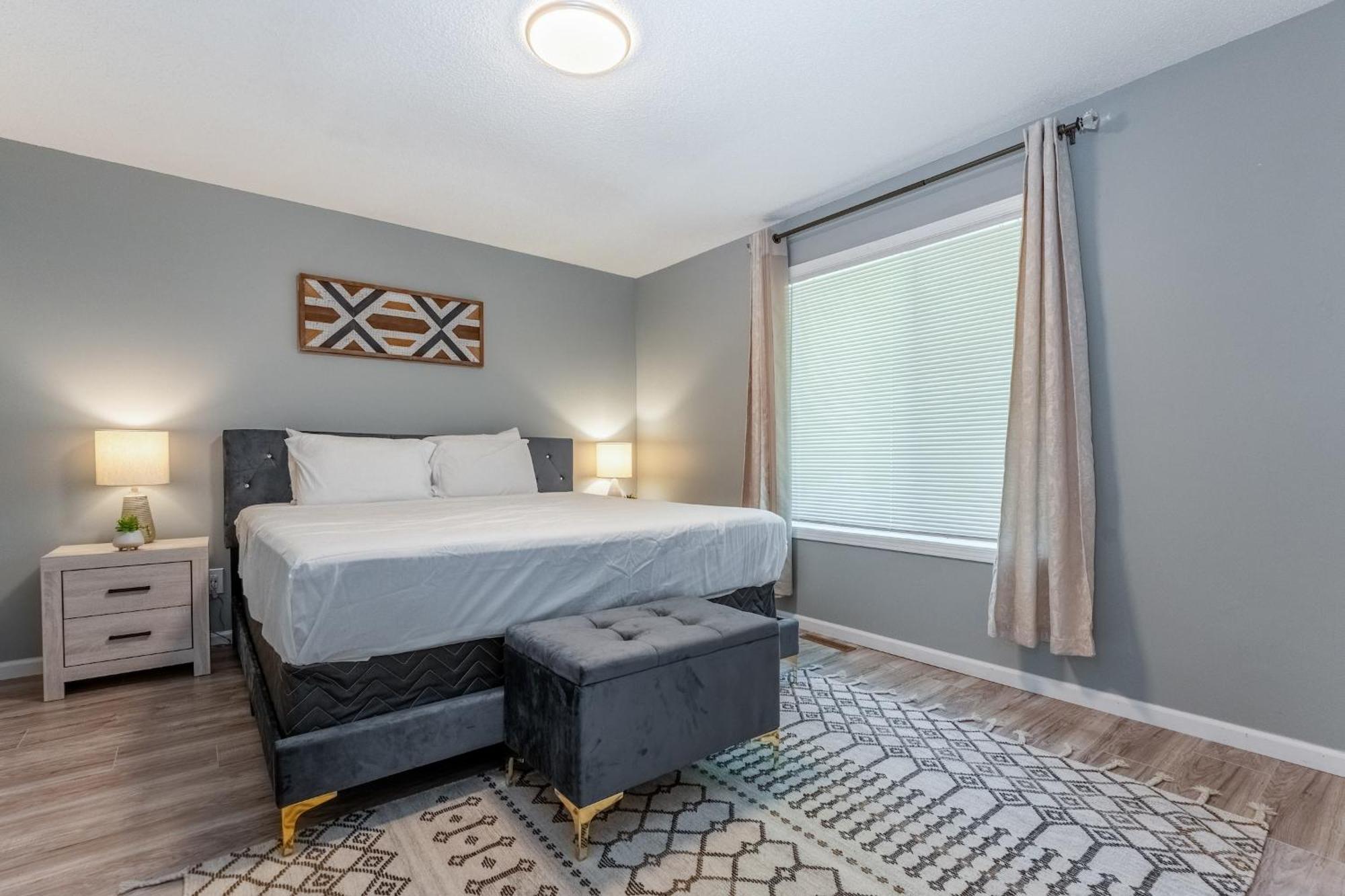 Apartment Spacious 4br In - Pet Friendly! Minneapolis
