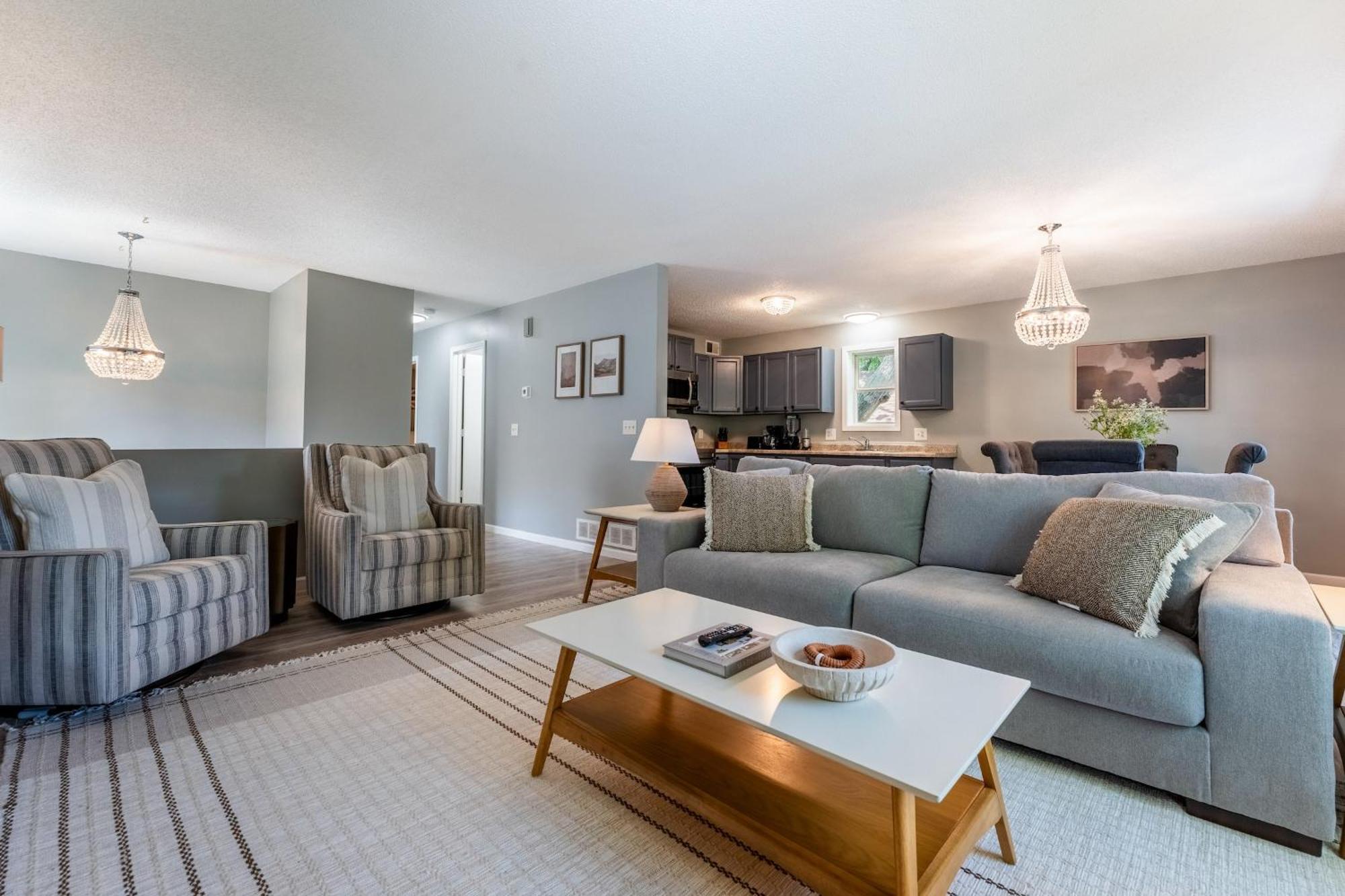 Spacious 4br In - Pet Friendly! Apartment