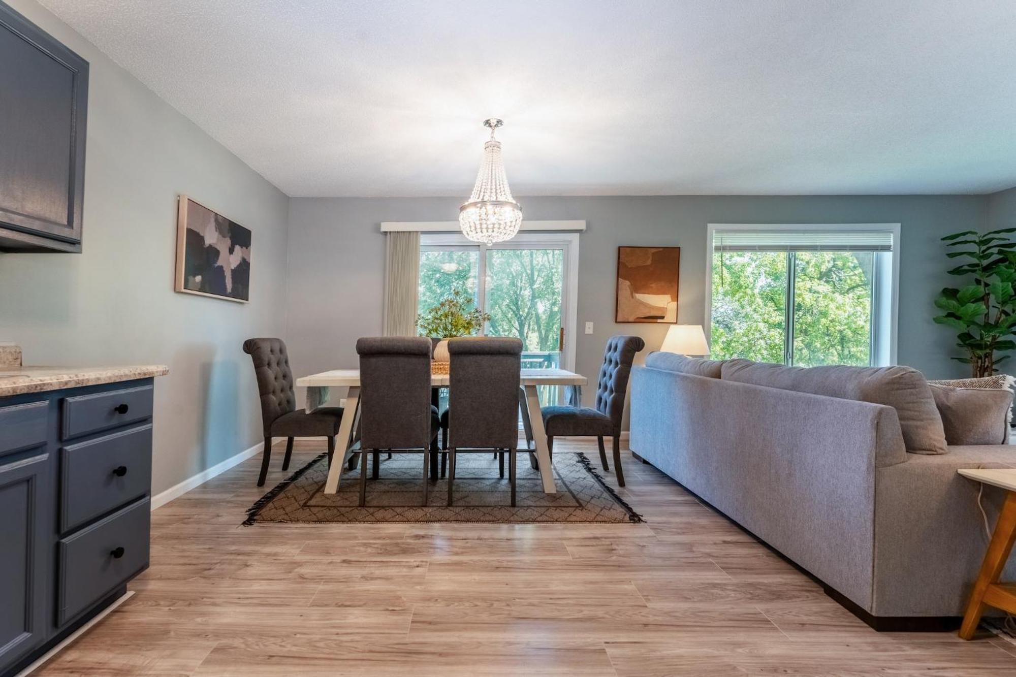 Apartment Spacious 4br In - Pet Friendly! Minneapolis