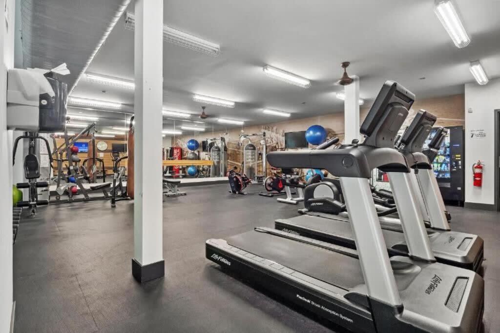 Cozysuites Mill District With Pool, Gym # 09 Apartment *