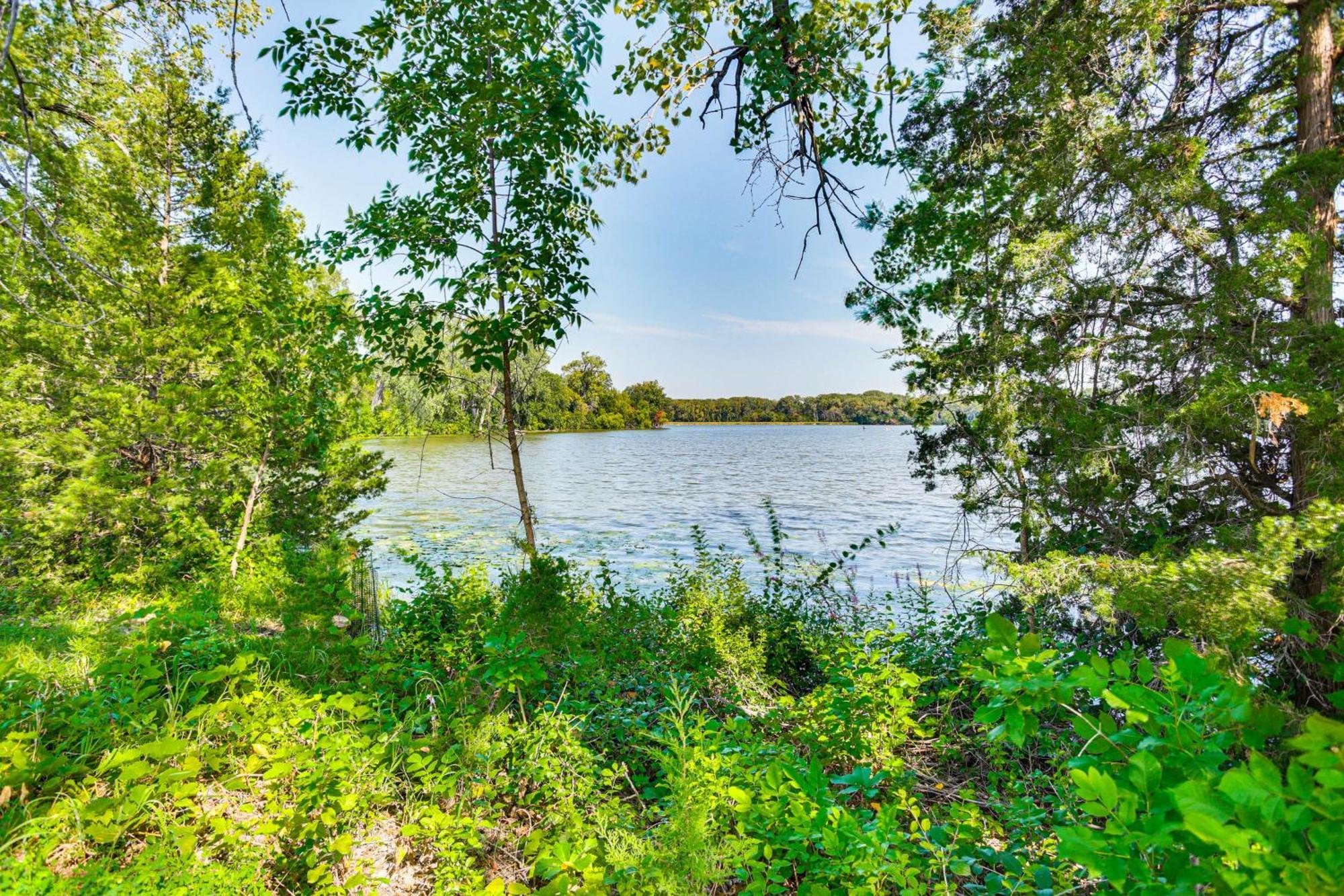Apartment Pet-friendly Walk To Lake! *