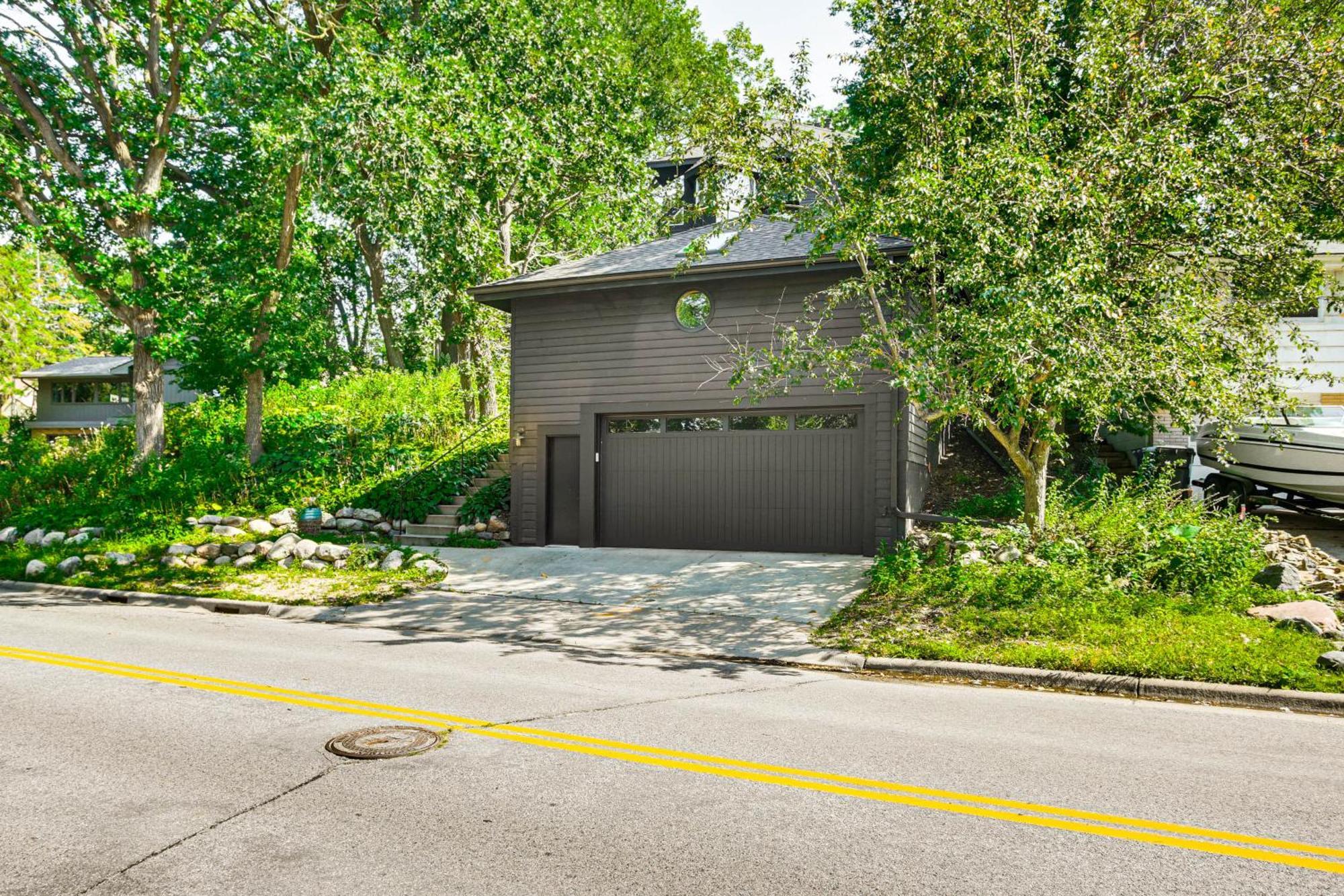 Pet-friendly Walk To Lake! Apartment *