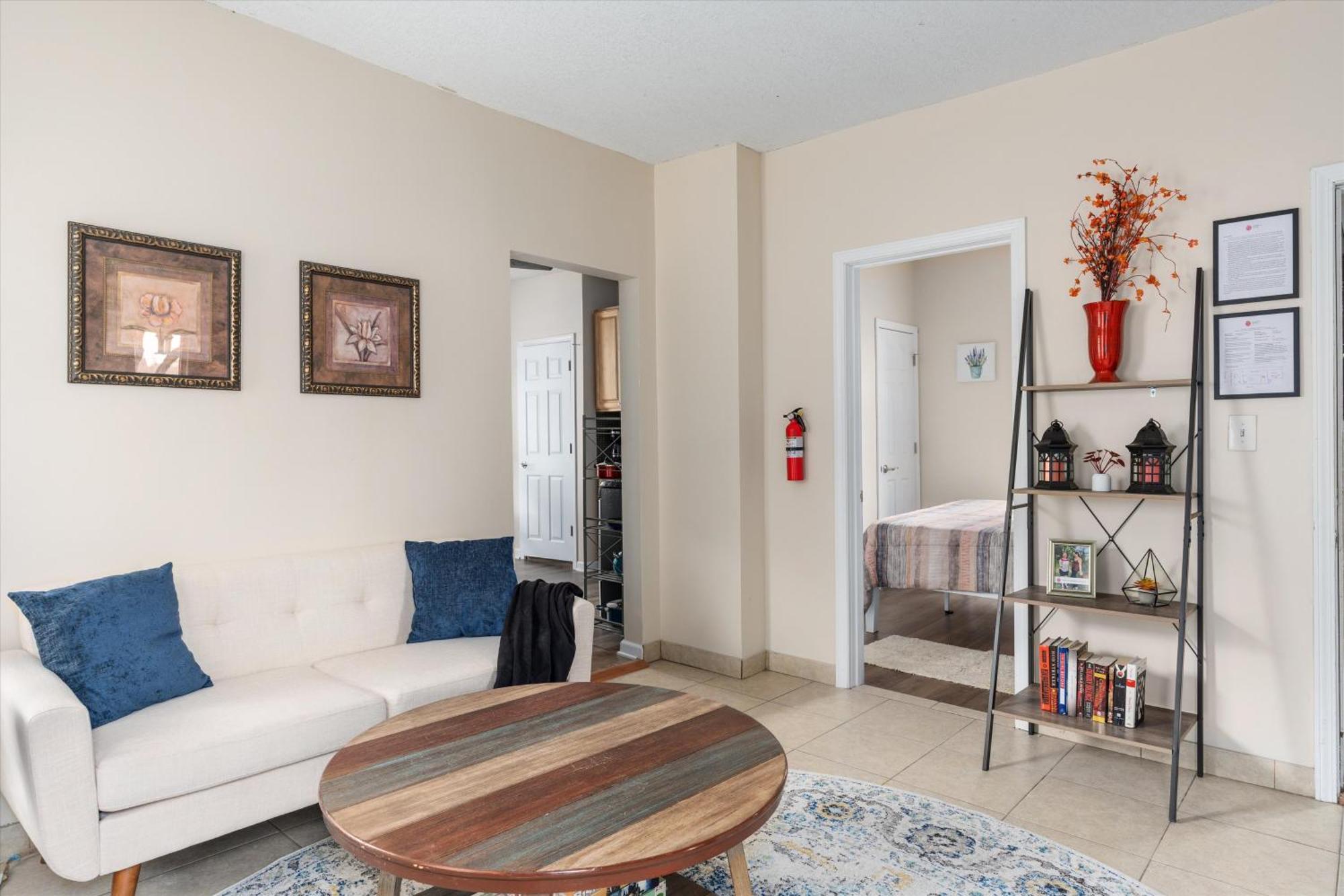 Tulip House - Quiet 10 Minutes From Downtown Minneapolis