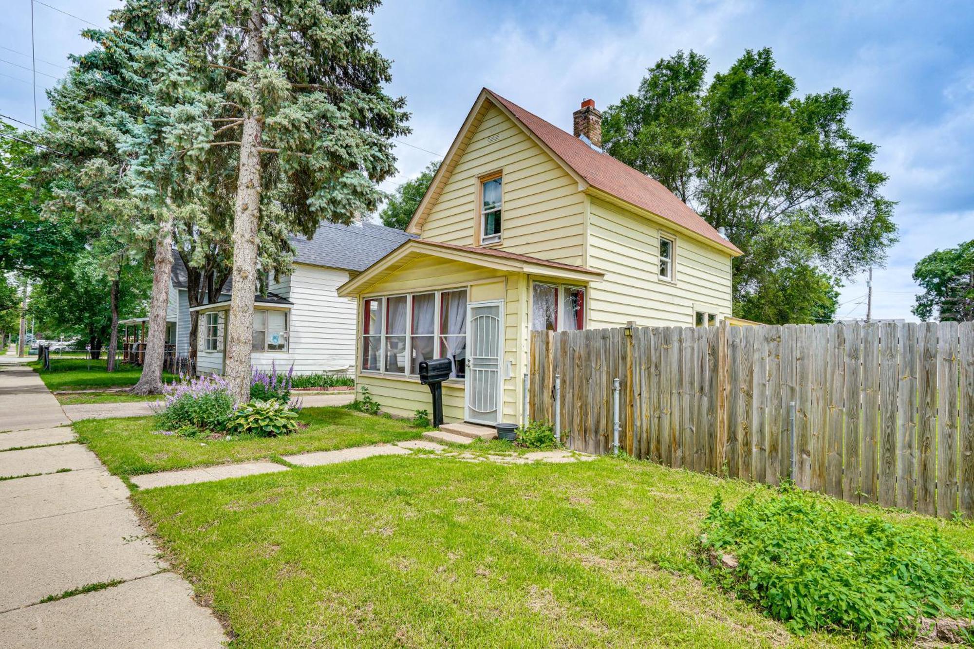 Charming With Deck, 5 Mi To * Minneapolis