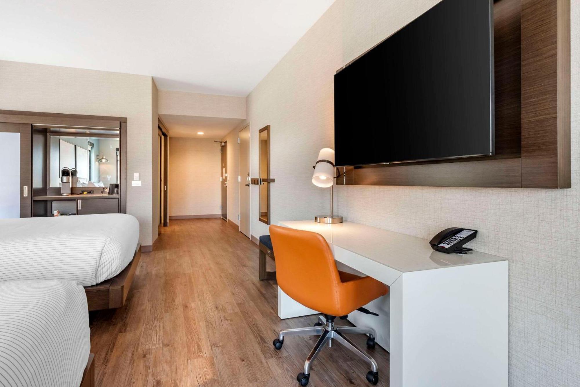 Cambria Downtown Hotel