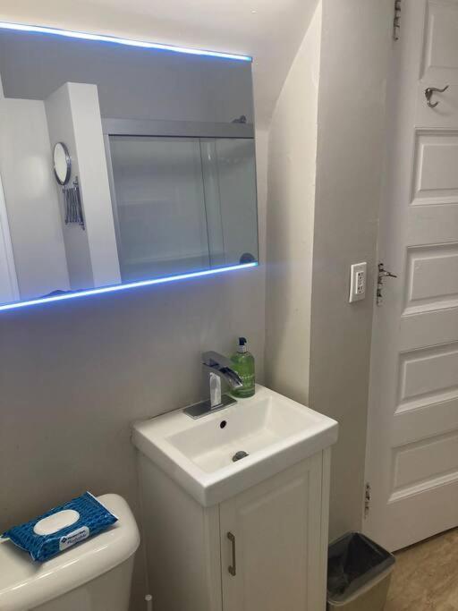 The Uptowner Apartment Minneapolis