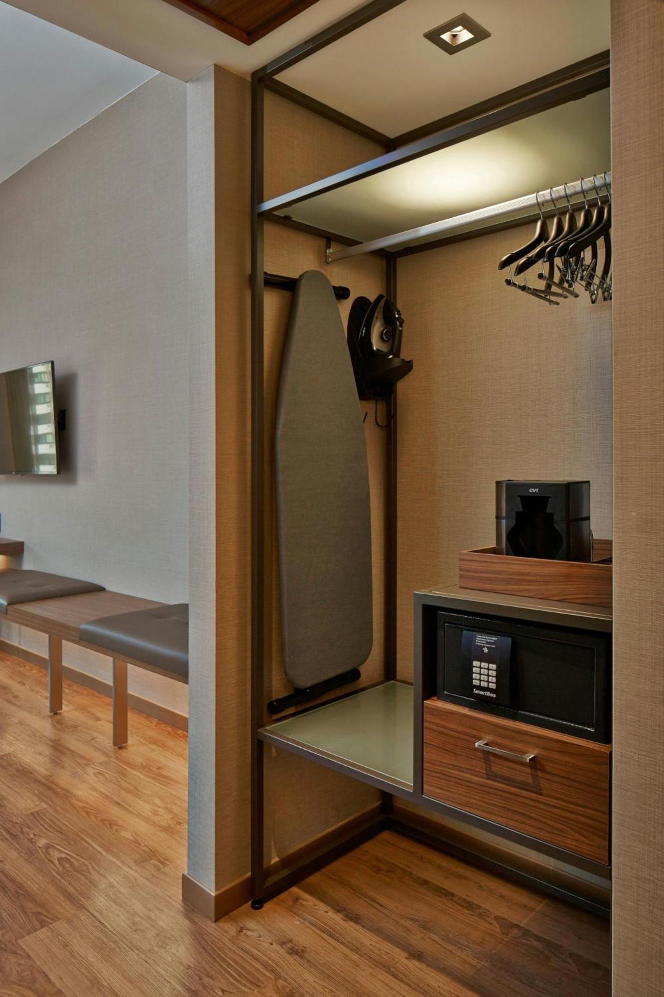 Ac Hotel By Marriott Minneapolis Downtown 4*
