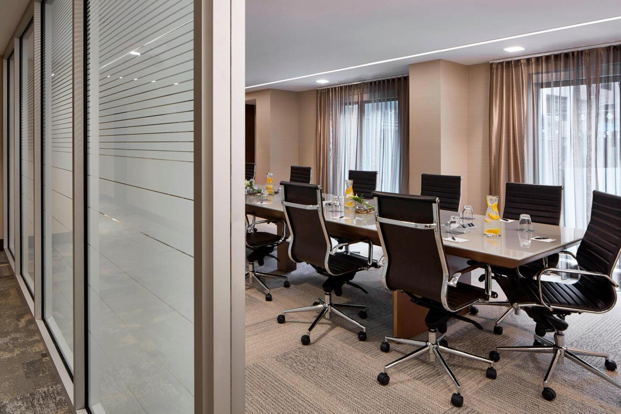 Ac Hotel By Marriott Minneapolis Downtown Hotel 4*