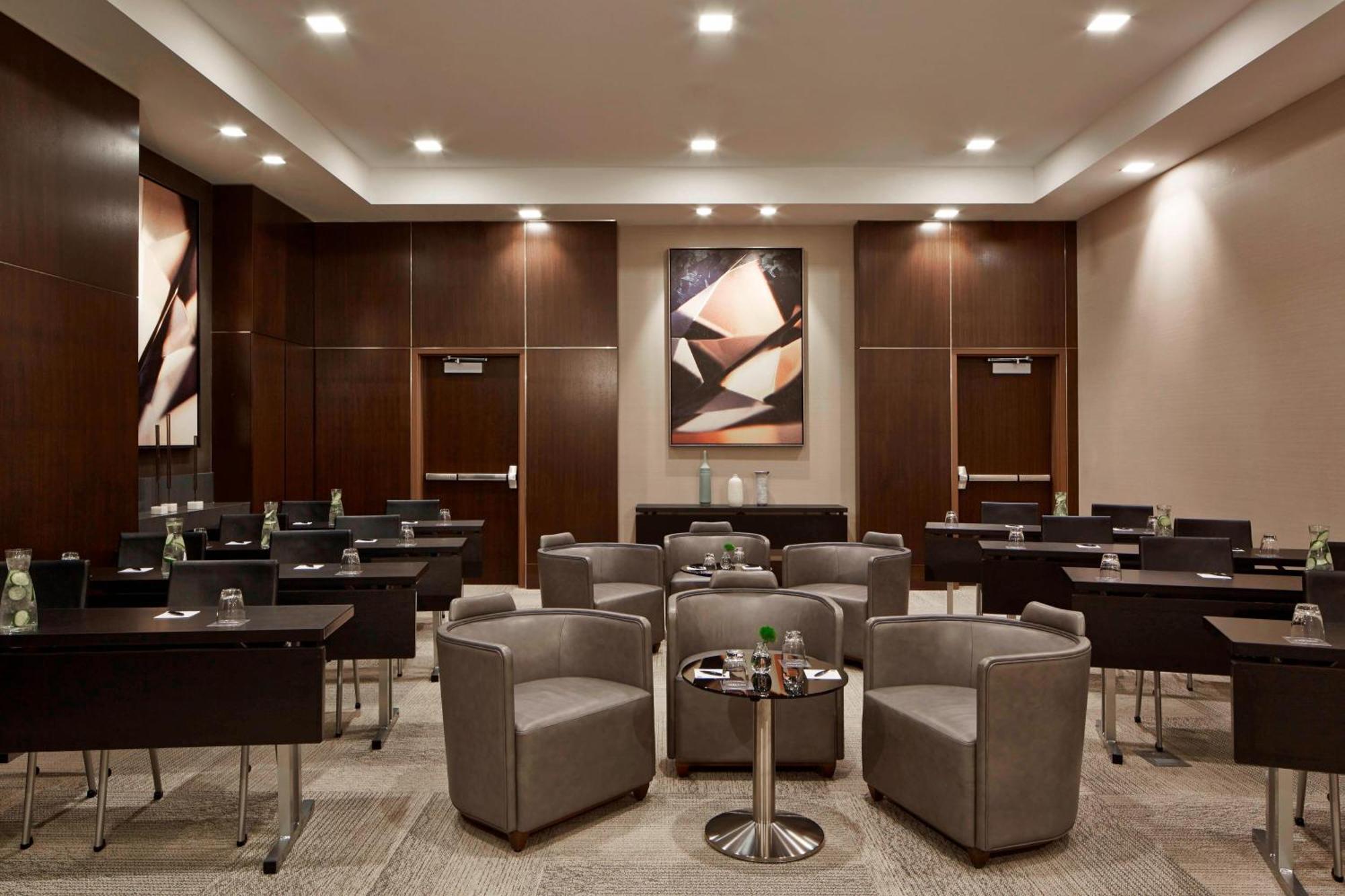 Ac Hotel By Marriott Minneapolis Downtown Hotel Minneapolis
