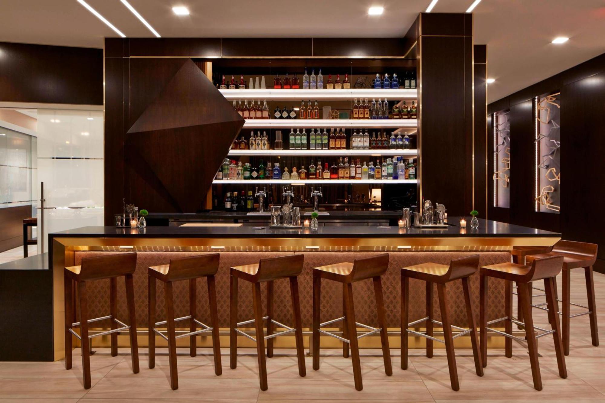 Ac Hotel By Marriott Minneapolis Downtown