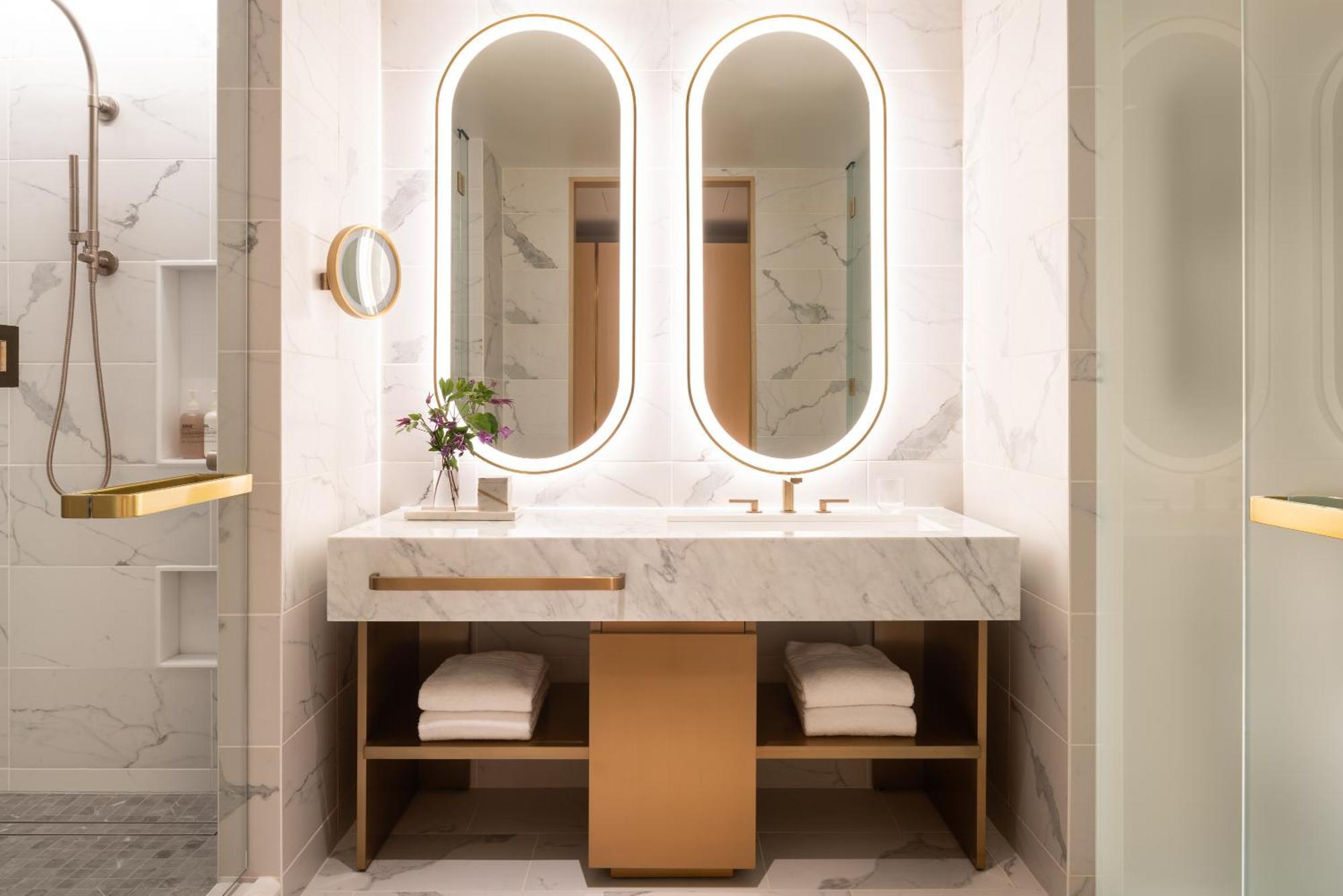 Four Seasons 5*