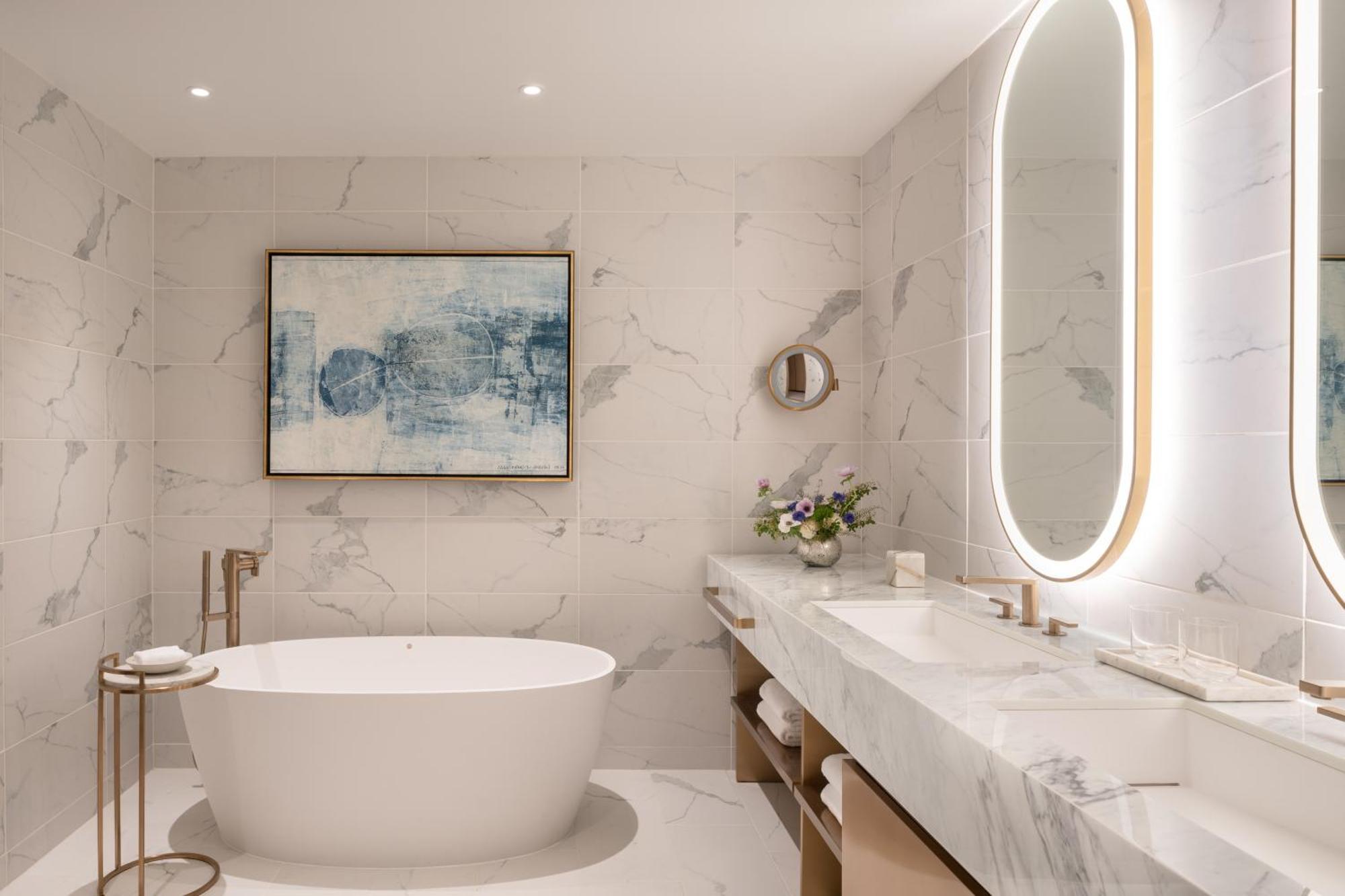 Four Seasons Hotel 5*